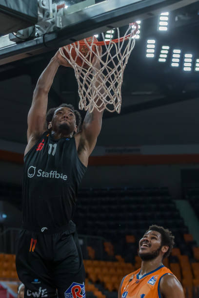 而饱受批评 而饱受批评